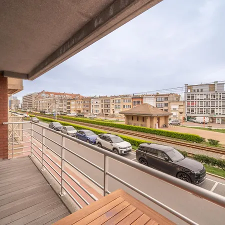Spacious Seaside With Terrace 아파트 블랑켄베르크
